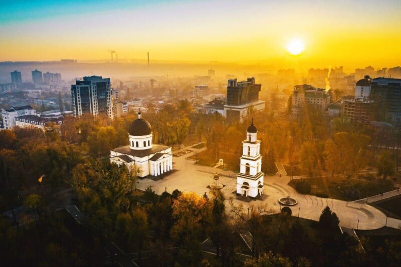 Chisinau: Guided Walking Tour - Main Stops