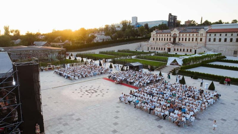 Chisinau:Transnistria Soviet Era& Castle Mimi Winery by car - Who Will Enjoy This Tour?