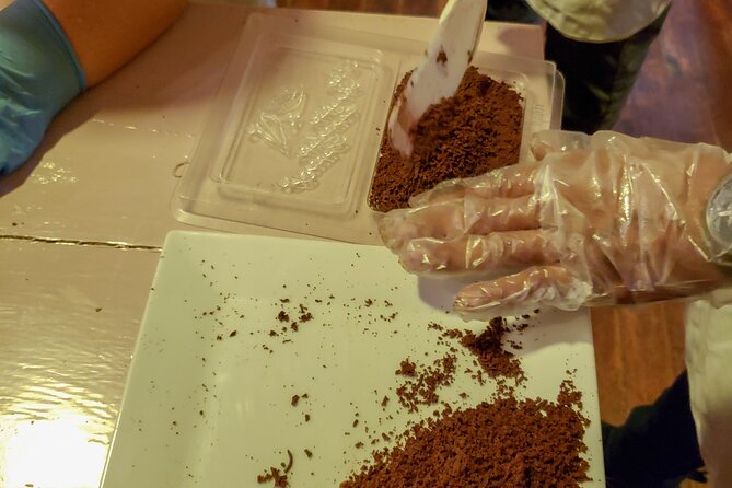 Chocolate Making Class at the Roatan Chocolate Factory in West End - Class Tour and Inclusions