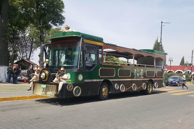 Cholula Magical Twon on a Traditional Tram From Puebla - Knowledgeable Guides and Service