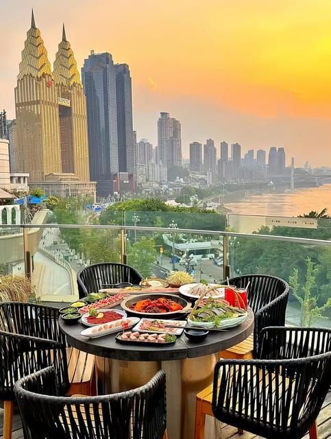 Chongqing:Strolling Through the City(Include Dinner) - Booking and Meeting Information