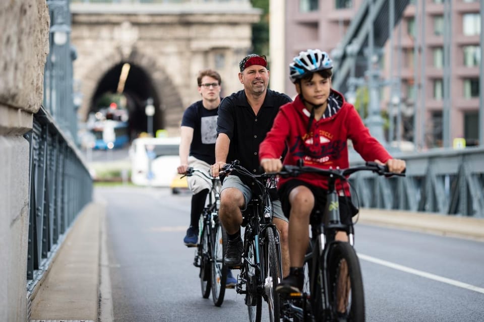 Choose a bicycle and make your own tour in Budapest-24 hrs - Detailed Breakdown of What to Expect