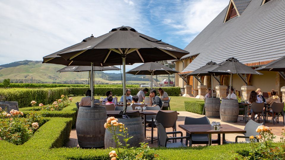Christchurch: Canterbury Winery Heli Lunch - Indulge in Tastes