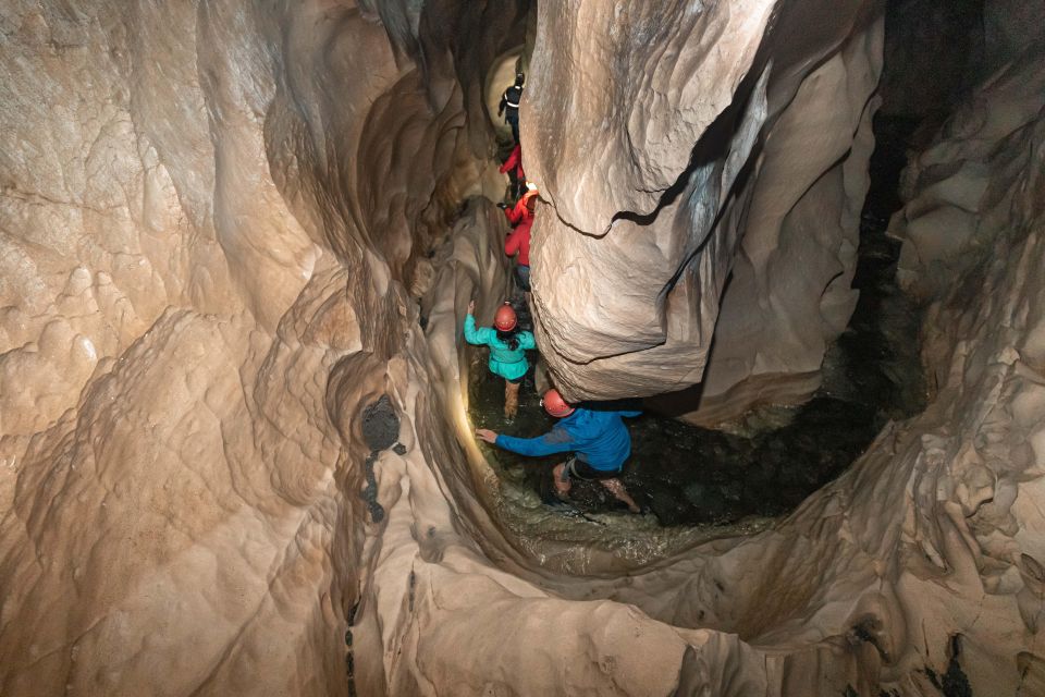 Christchurch: Cave Stream & Castle Hill Tour - Experience