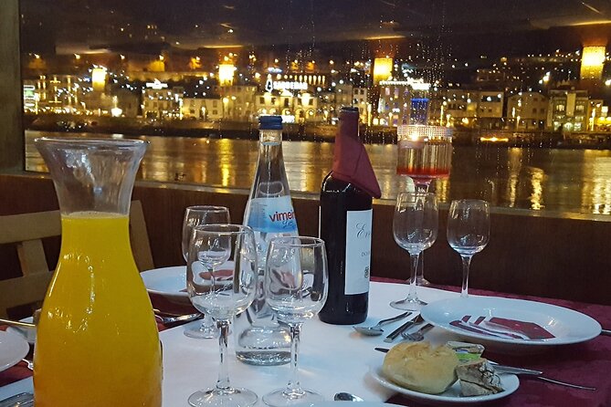 Christmas All Inclusive Dinner River Cruise With DJ on Board - Entertainment Options