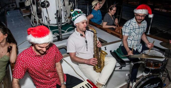 Christmas Holiday Lights Cruise Aboard Schooner America 2.0 - Complimentary Offerings