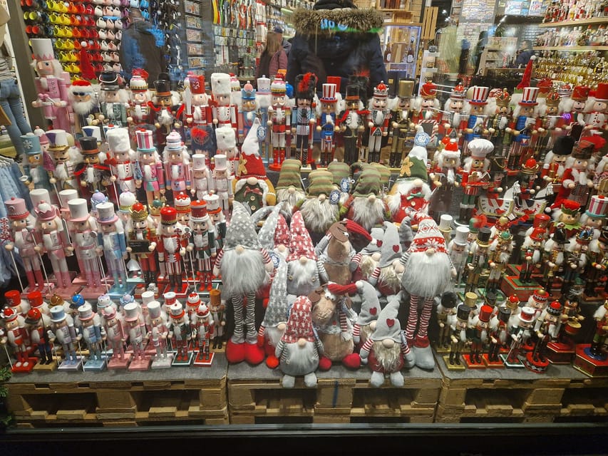 Christmas in Budapest: St. Stephen Basilica & Downtown - Exploring the Itinerary in Detail