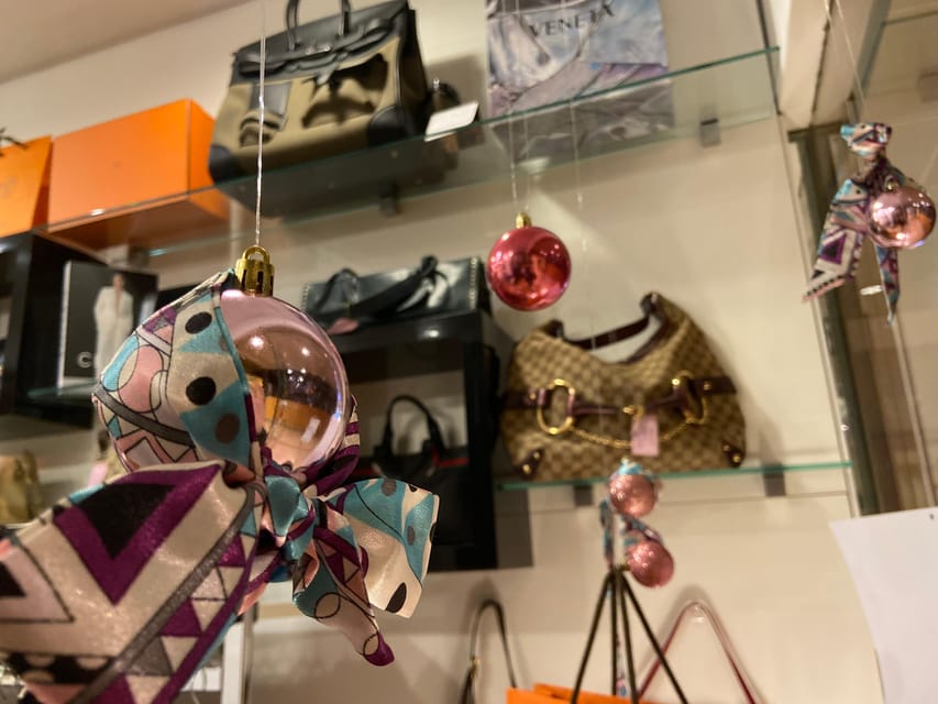 Christmas in Vienna: Markets and Vintage Shops Walking Tour - Introduction to the Tour