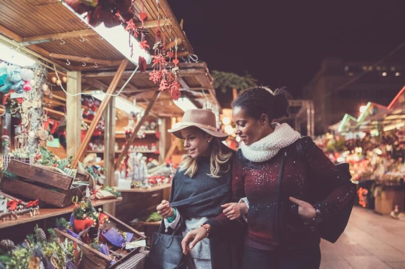 Christmas Magic in Barcelona’s Gothic Quarter - Discovering Frederic Marès Museum Courtyard