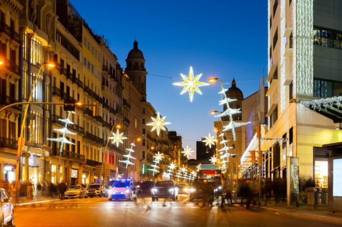 Christmas Magic in Barcelona’s Gothic Quarter - Tour Features and Booking Information