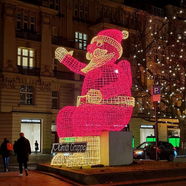 Christmas market lights tour bus through Berlin, free mulled wine (2.5 hours) - Key Points