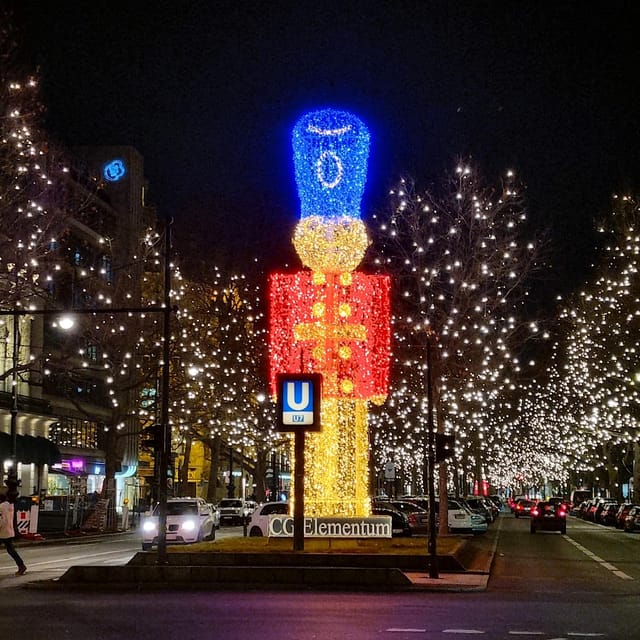 Christmas market lights tour bus through Berlin, free mulled wine (2.5 hours) - What to Expect: The Experience