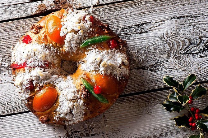 Christmas River Cruise With Typical Cake and Liquor - Tips for a Memorable Cruise