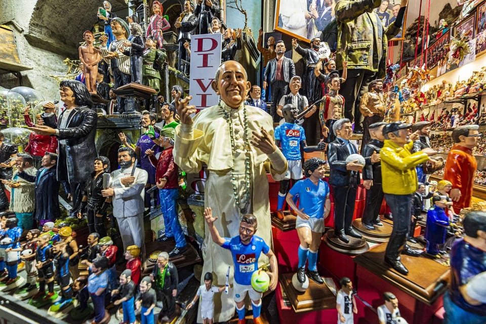 Christmas tour: from the nativity scenes of San Gregorio Armeno to the lights of Sorrento - Key Points