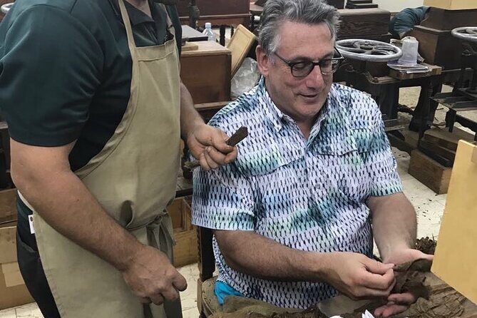 Cigar Rolling Lesson in Nassau - An in-Depth Look at the Tour Experience