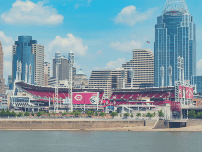 Cincinnati: Cincinnati Reds Baseball Game Ticket - Getting to Great American Ballpark