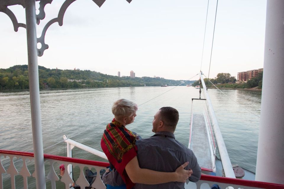 Cincinnati: Historic Sightseeing Cruise - Boat and Amenities