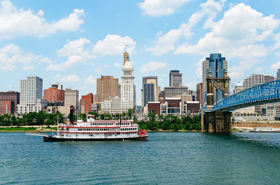 Cincinnati: Historic Sightseeing Cruise - Musical Entertainment