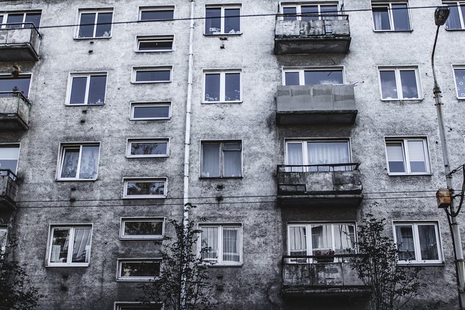 Cinematic Vilnius: Revisiting Famous Chernobyl Filming Locations - Tour Duration and Itinerary Variations