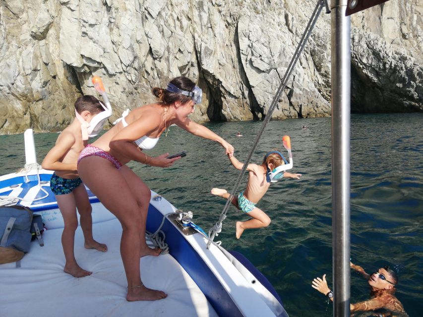 Cinque Terre: Afternoon Boat Tour With Brunch on Board - Snorkeling in Scenic Coves