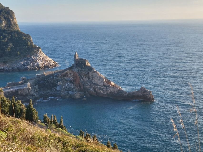 Cinque Terre, Hiking From Riomaggiore to Portovenere - Traversing the National Park