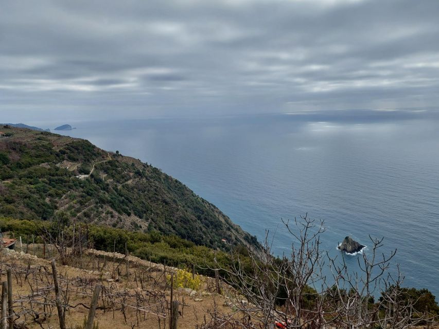Cinque Terre, Hiking From Riomaggiore to Portovenere - Key Locations Along the Way