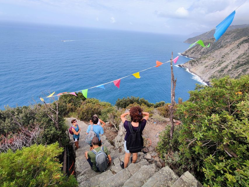 Cinque Terre: Private Trekking Riomaggiore to Monesteroli - Not Included in the Trekking Tour