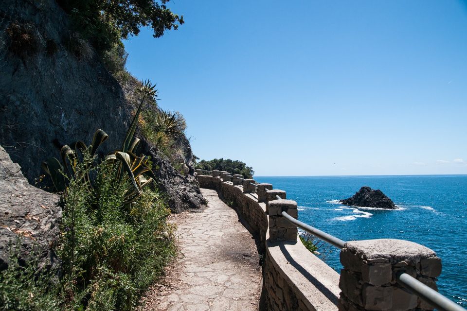 Cinque Terre: Private Walking Tour Through Villages - Exploring Vernazza