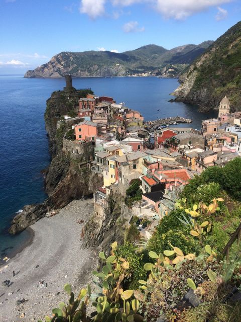 Cinque Terre: Private Walking Tour Through Villages - Discovering Manarola