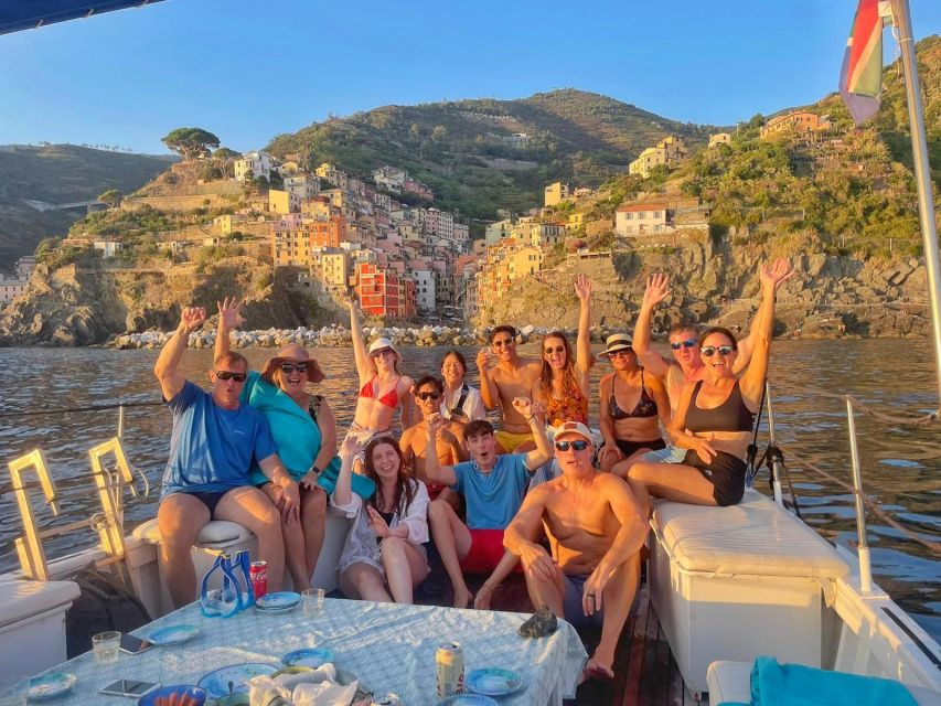 Cinque Terre: Sunset Boat Tour on Traditional Ligurian Gozzo - Key Points