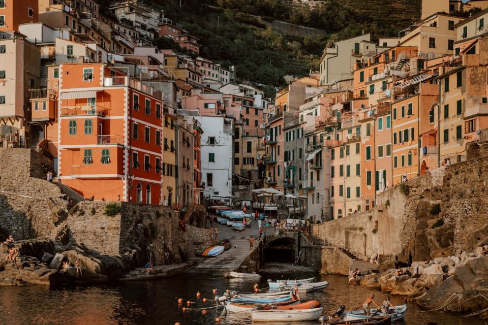 Cinque Terre: Sunset Boat Tour With Appetizers & Drinks - Key Points
