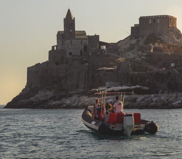 Cinque Terre: Sunset Boat Tour With Appetizers & Drinks - Experience Includes