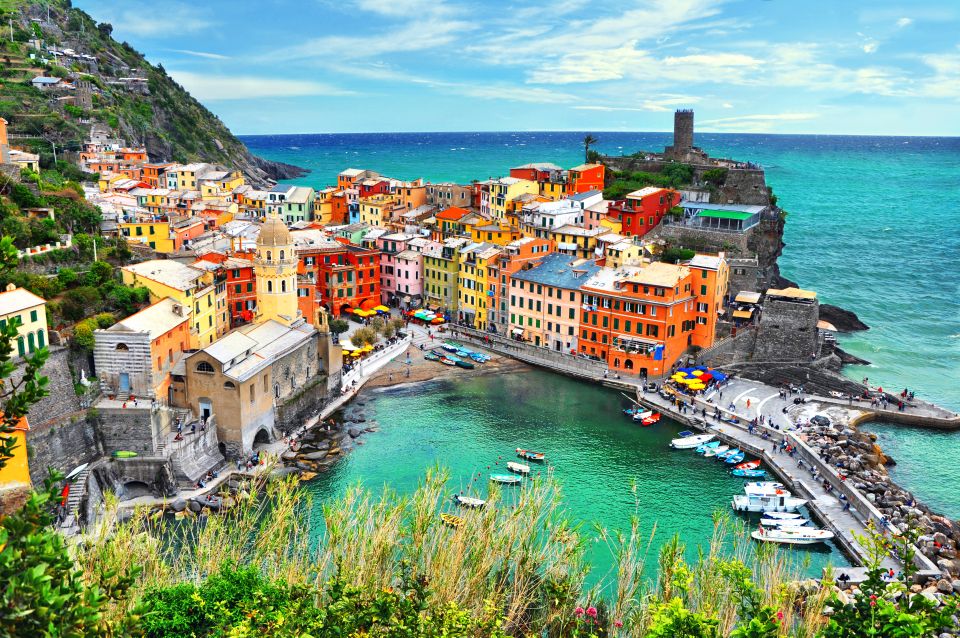 Cinque Terre Tour and Limoncino by Train From La Spezia - Exploring Vernazzas Colorful Vistas