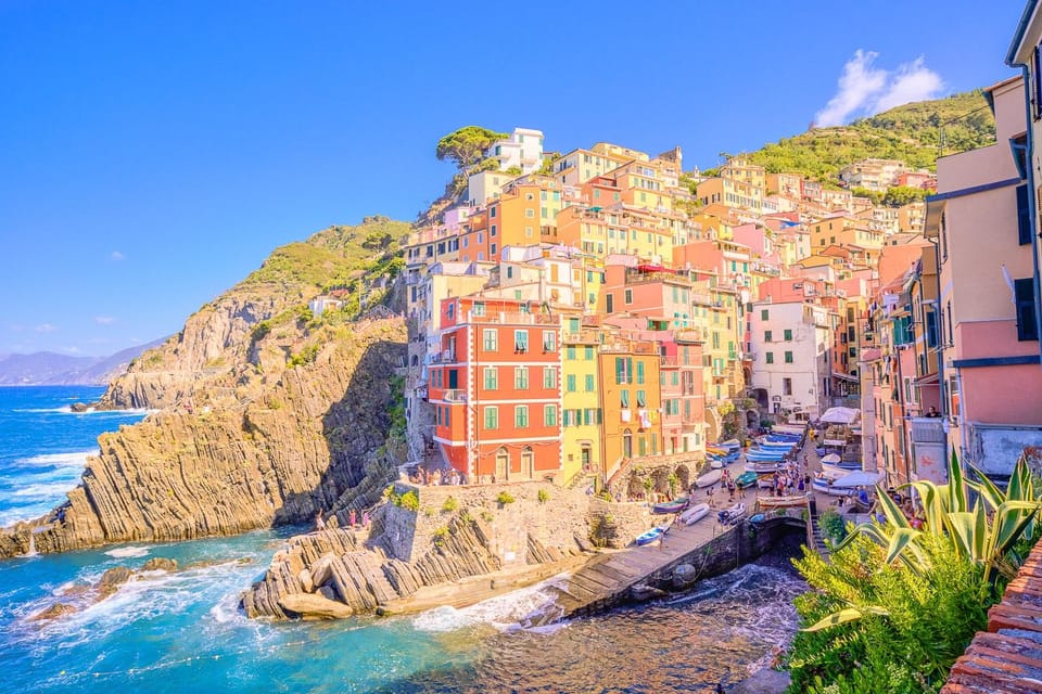 Cinque Terre Tour and Limoncino by Train From La Spezia - Strolling Through Riomaggiores Picturesque Streets