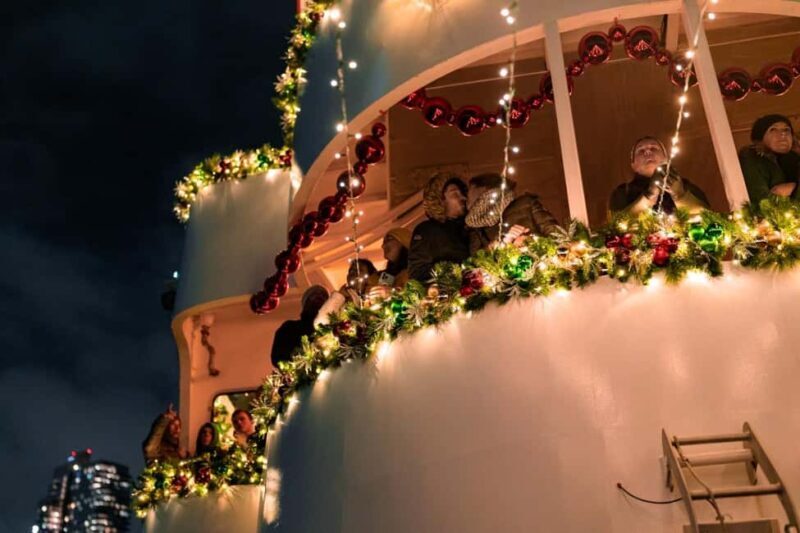 Circle Line: New Years Dinner Fireworks Cruise (All Ages) - Introduction