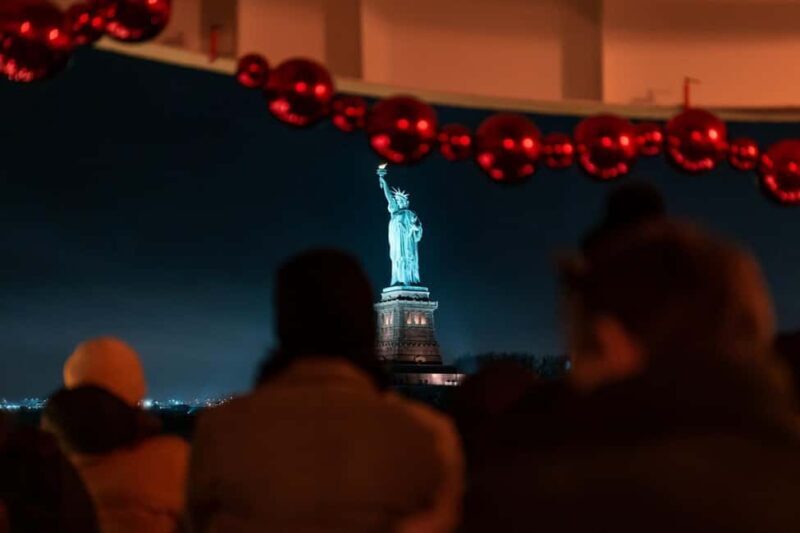 Circle Line: New Years Dinner Fireworks Cruise (All Ages) - FAQ