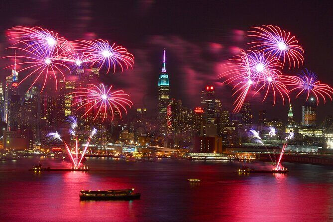 Circle Line: New Years Eve Dinner & Fireworks Cruise (All Ages) - A Practical and Festive NYC New Year’s Eve Cruise Experience