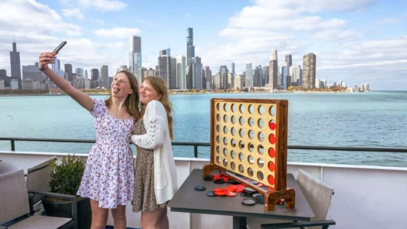 City Cruises Chicago: Lake Michigan Lunch or Dinner Cruise - Key Points
