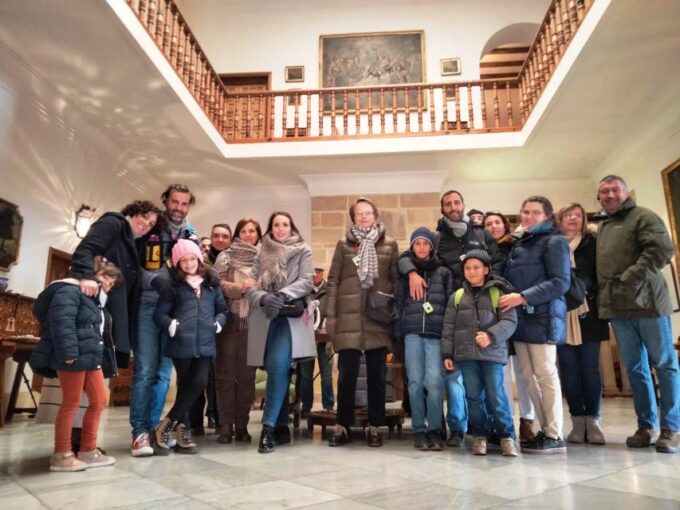 City Highlights Walking Tour in Spanish - Tour Duration and Pricing