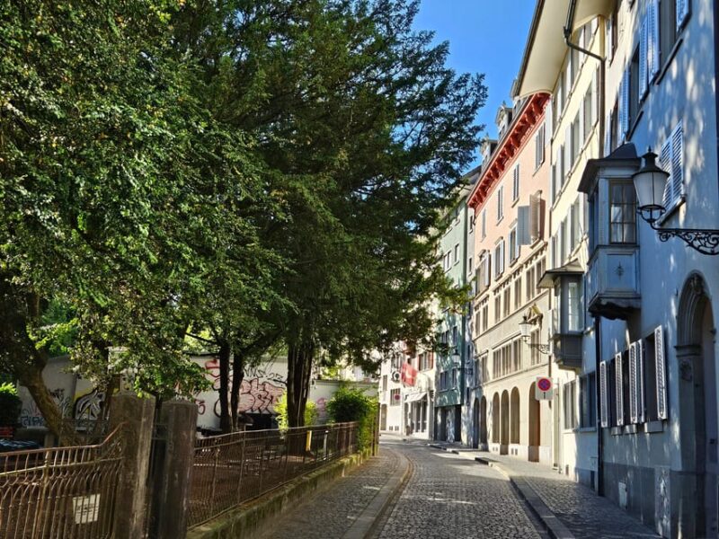City Tour Historic Old Town Zurich - Key Points