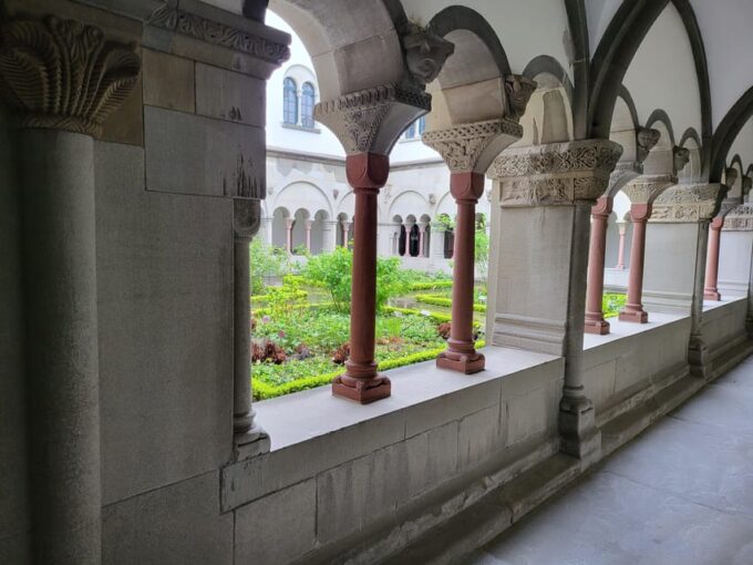 City Tour Historic Old Town Zurich - Ask Away