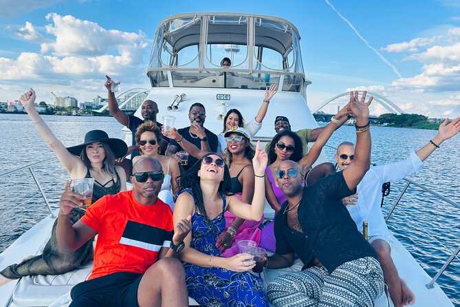 City Tour of Washington DC With Boat Ride - Traveler Requirements