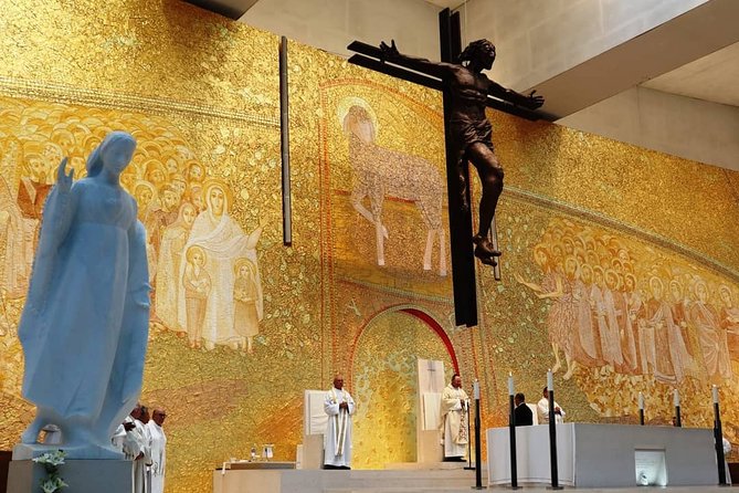 City Tour Procession of Candles, Fatima Night - Accessibility and Participation