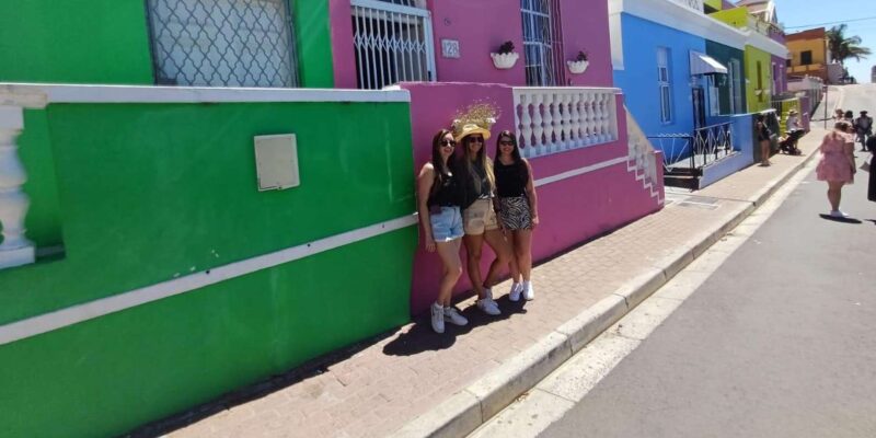 City Tour: Table Mountain, Kirstenbosch & Wine - Discovering the Bo-Kaap Neighborhood