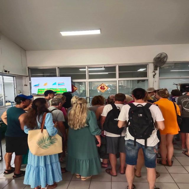 City Tour & Taste Fruit From Local Fruit Shop - Tasting Thai Fruits at Local Fruit Shop