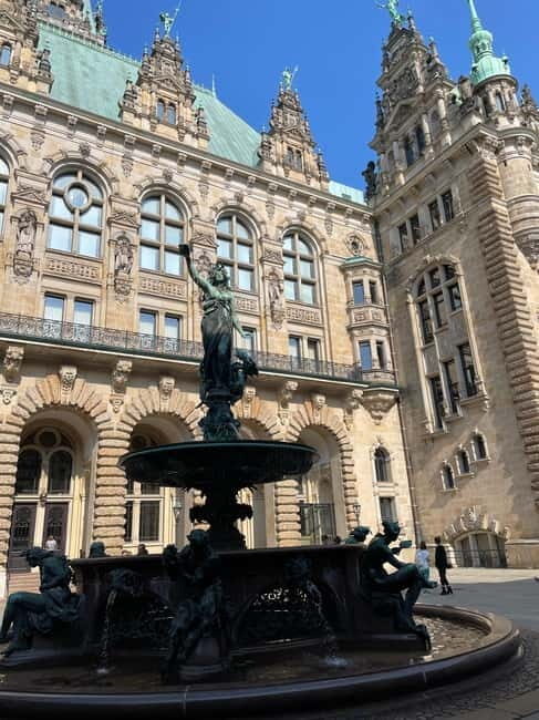 City tour through Hafencity, Speicherstadt... with a real insider! - Key Points