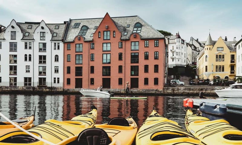 City walk in Ålesund: Art Nouveau, sea views, and insider tips - Key Points
