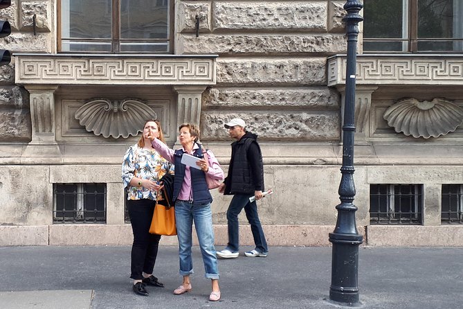 City Walk With Secret Legends and Guided, Private Wine Tasting - Hungarian Wine Pairing Tips