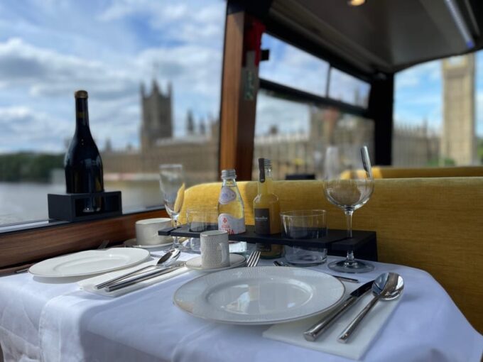 City(Tower) of London by LE GRAND - Londons Luxury Bus Tour - Meeting Point and Restrictions