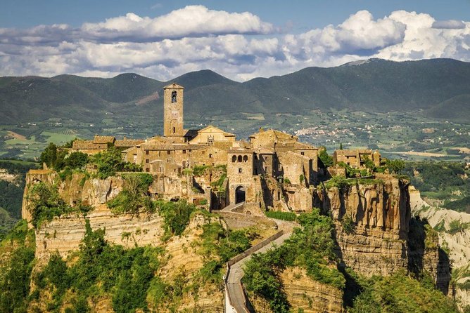 Civita Di Bagnoregio Private Walking Tour - About the Guide